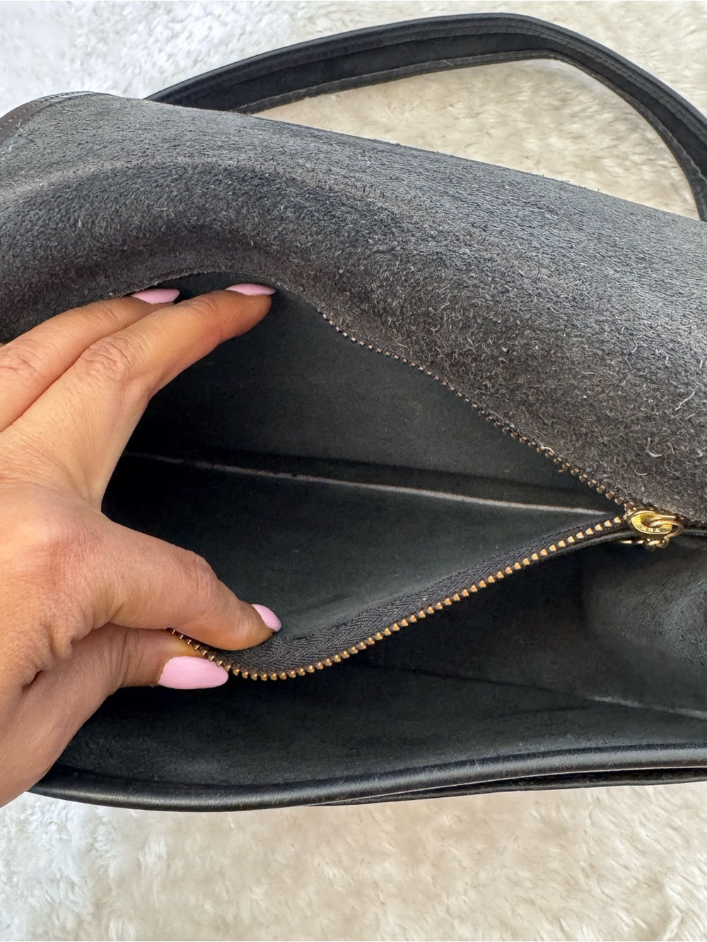 Coach 90’s Vintage Black Leather Classic Should Bag Style 1970 - Picture 11 of 15